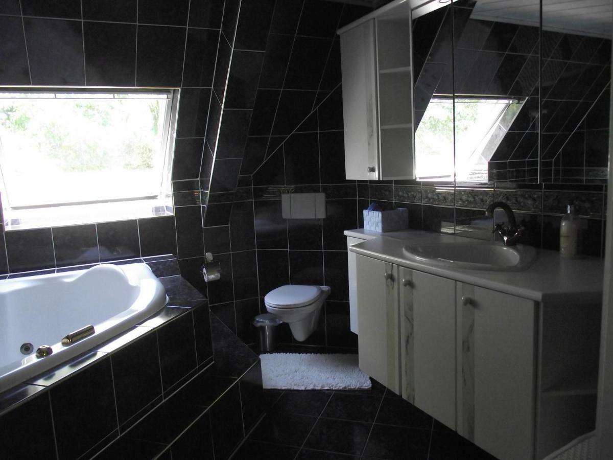 B&B Landgoed Sonneborghe Kollumerzwaag ภายนอก รูปภาพ